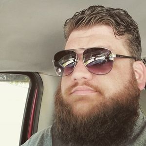 Meet your Posher, Dustin